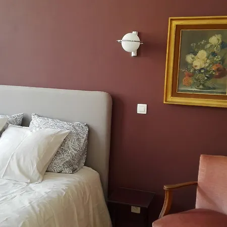 Bed & Breakfast 36 3*